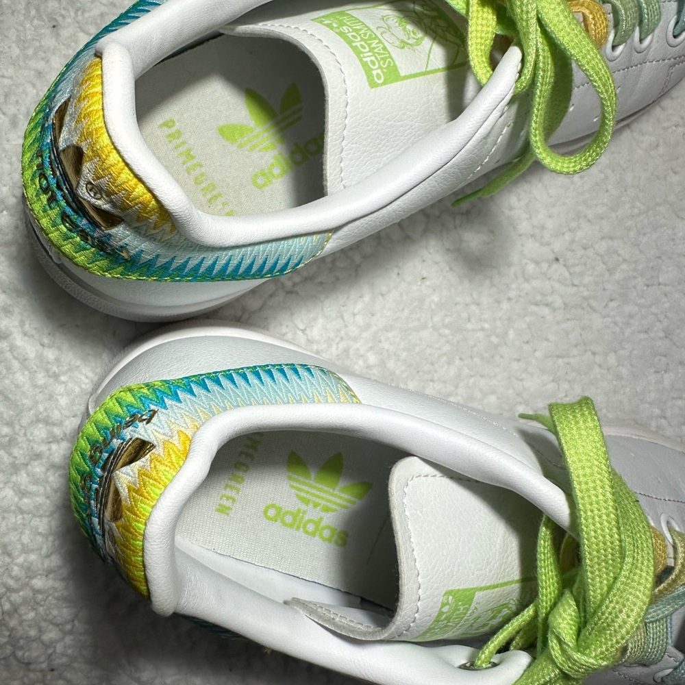 adidas x Disney Tinkerbell Women's Sneakers with Green, Yellow & Light Blue Lace - Picture 7 of 10